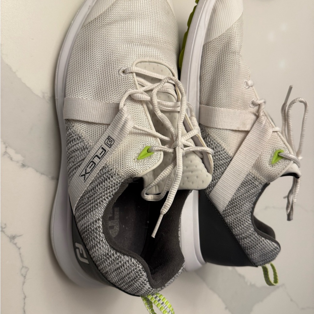 FootJoy Flex Men’s golf shoes + carry bag